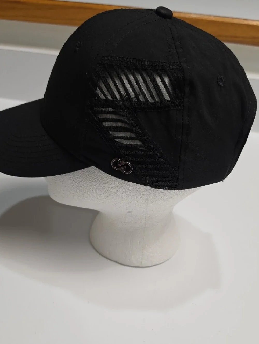 Gaiam Women’s Cruiser Breathable Sol Performance Baseball Cap – Black (One Size)